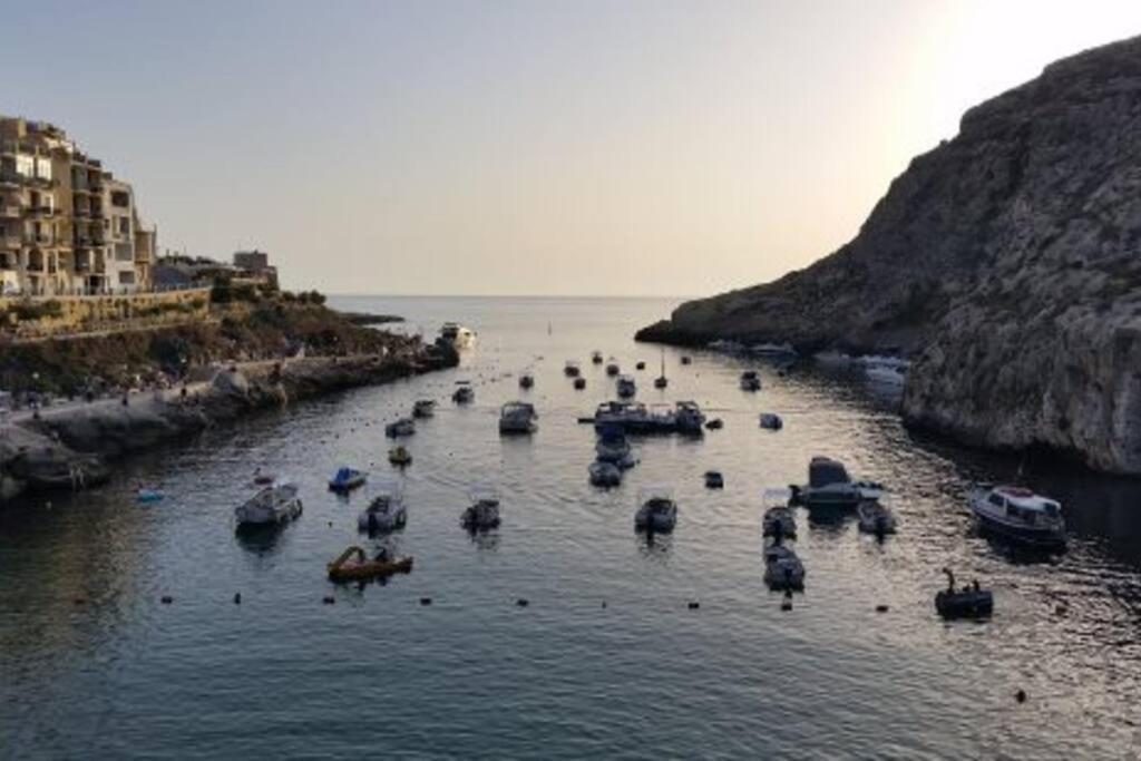 Seafront Penthouse With Terrace In Xlendi, Gozo Apartment ภายนอก รูปภาพ