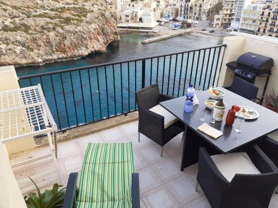 Seafront Penthouse With Terrace In Xlendi, Gozo Apartment ภายนอก รูปภาพ