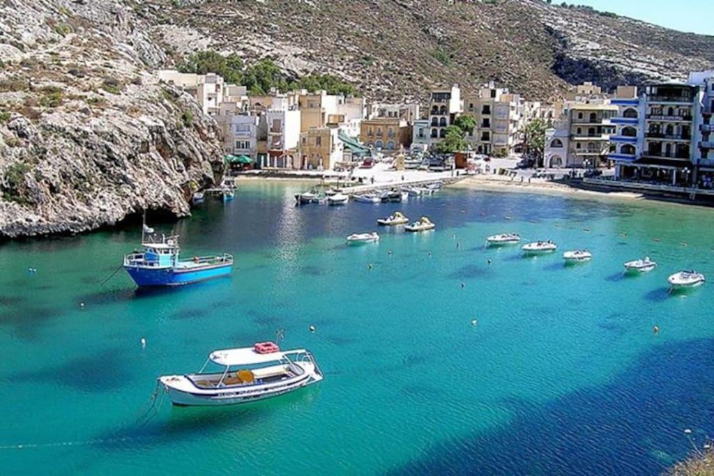 Seafront Penthouse With Terrace In Xlendi, Gozo Apartment ภายนอก รูปภาพ