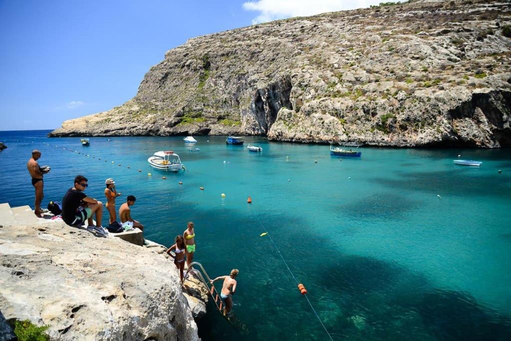 Seafront Penthouse With Terrace In Xlendi, Gozo Apartment ภายนอก รูปภาพ
