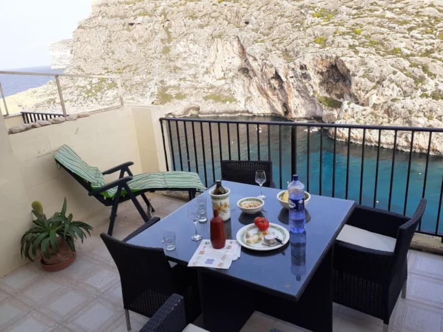 Seafront Penthouse With Terrace In Xlendi, Gozo Apartment ภายนอก รูปภาพ